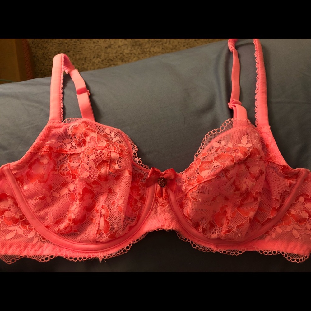 Victoria’s Secret- body by Victoria unlined Demi
